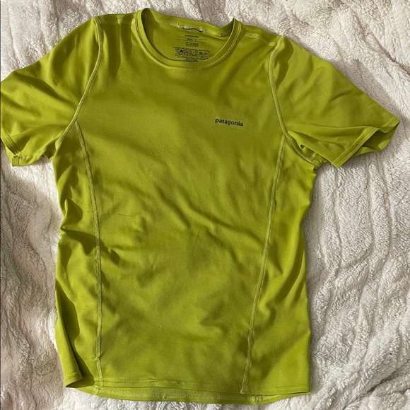 Patagonia Men’s Lime Green Active Shirt with Reflective Logo Detail Size Small - Picture 1 of 16